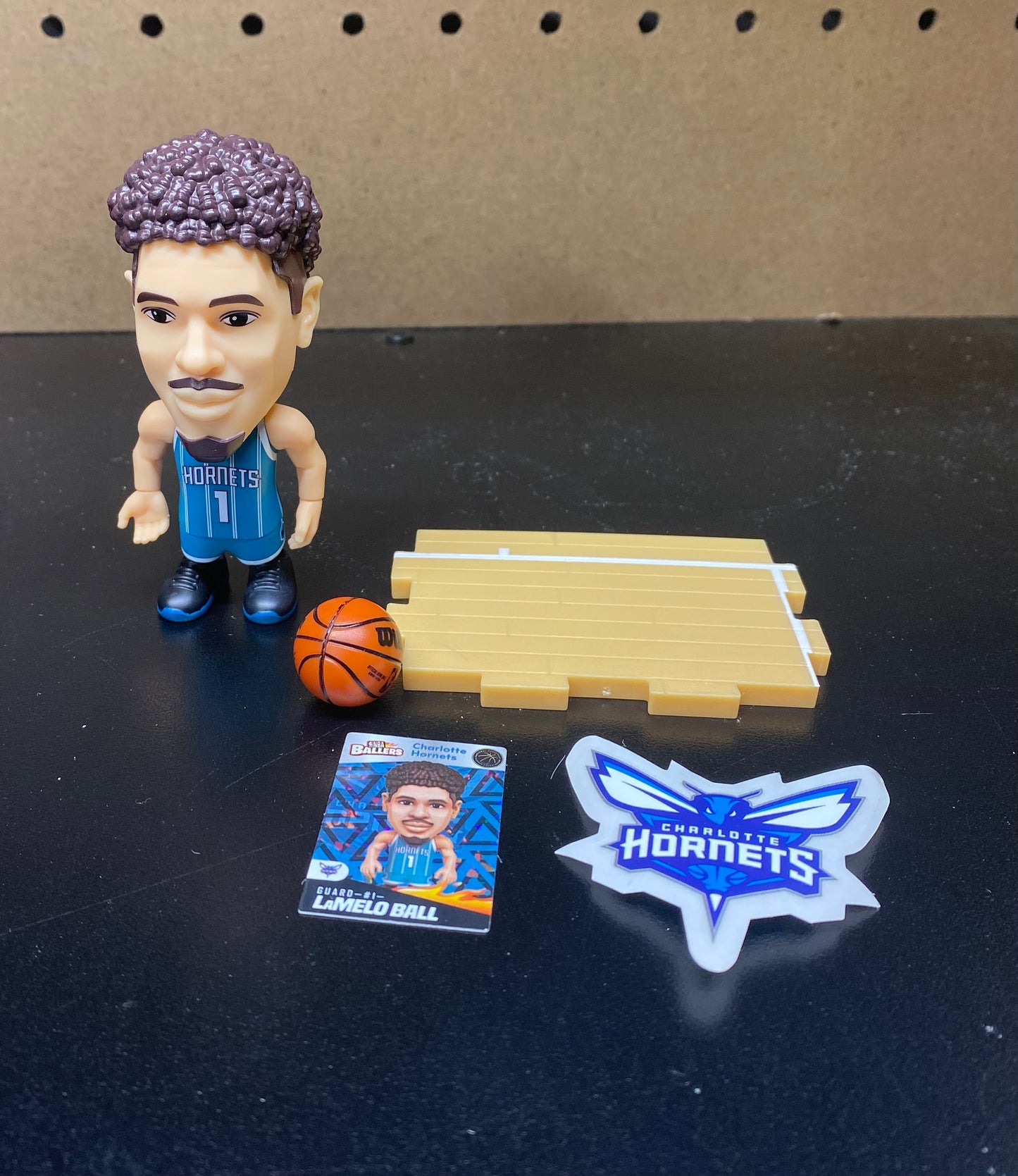 LaMelo Ball Charlotte Hornets NBA Ballers Zuru 5 Surprise HOME Basketball Figure